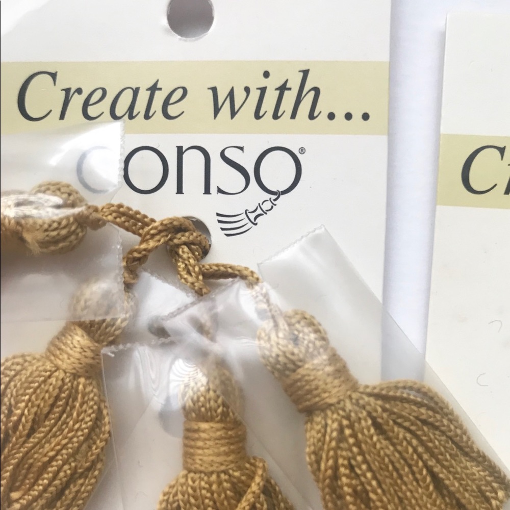 Tassel - Picture 7 of 8